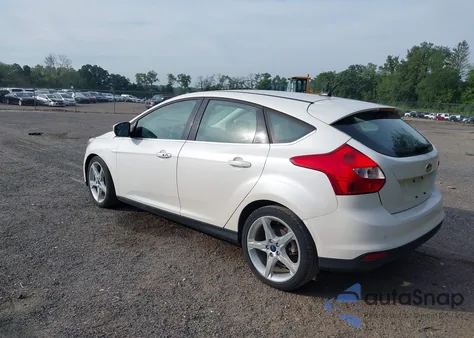 2012 Ford Focus Titanium из США, поврежденный, VIN 1FAHP3N28CL308942
